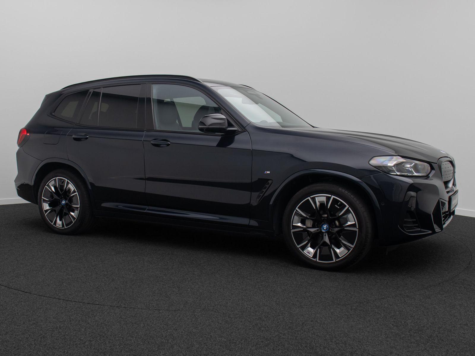 Fahrzeugabbildung BMW iX3 IMPRESSIVE H/K 360&deg;Panorma HUD DAB Sport 20"
