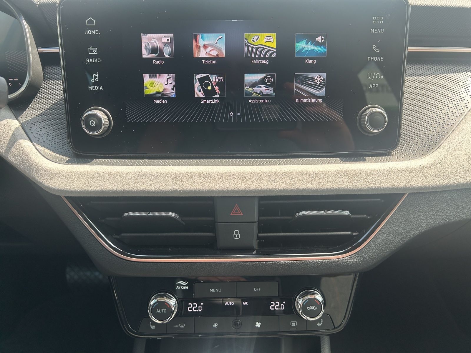 Fahrzeugabbildung SKODA Kamiq 1.0 DSG Selection AHK MATRIX