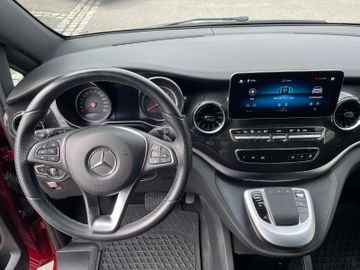 Mercedes V 220 - 10