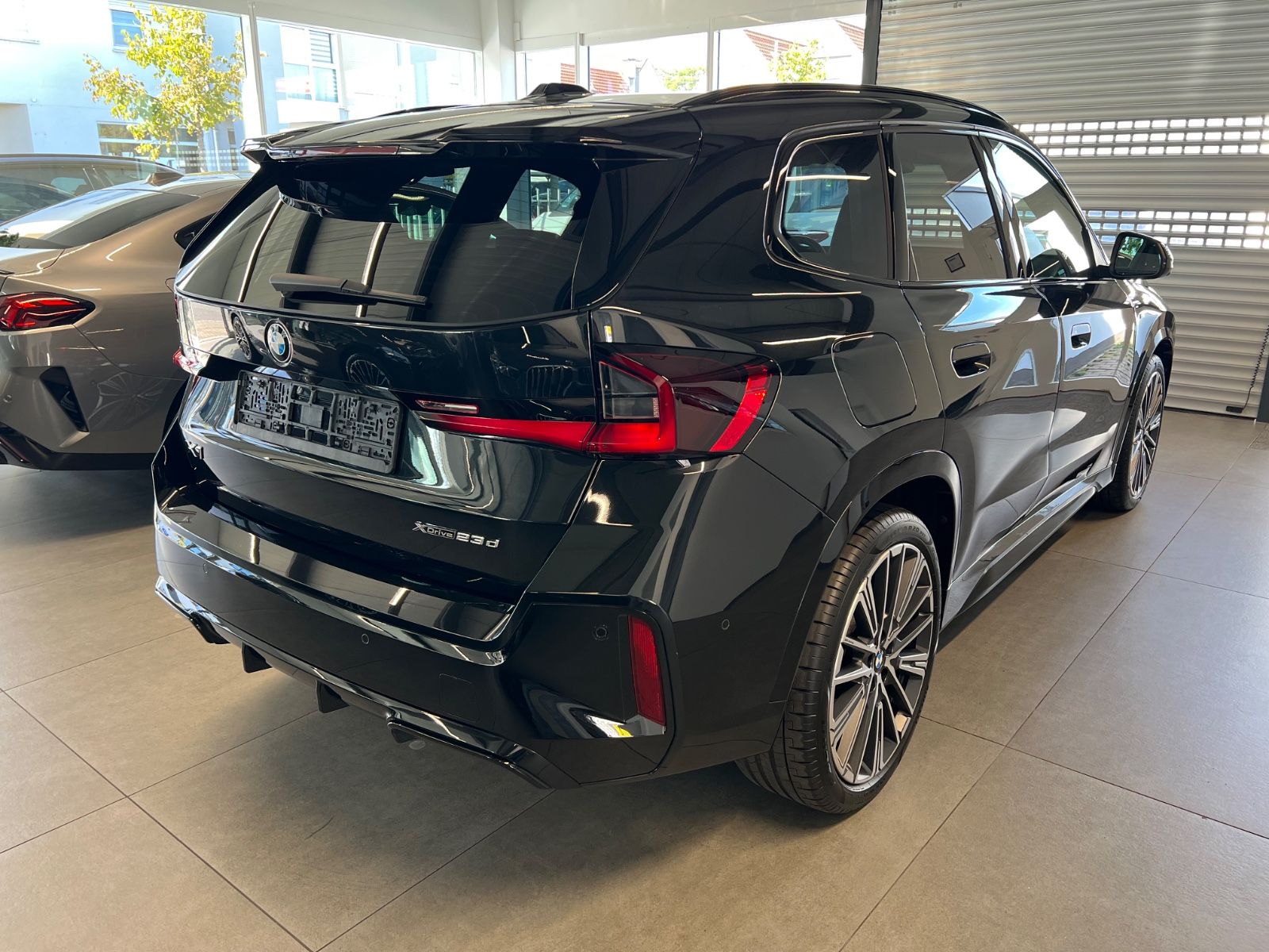 BMW X1 xDrive 23 d M Sport / Pano / H&K / imagem 2