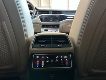 Audi A6 *AHK*ACC*4-Zonen*LED*HOLZ*