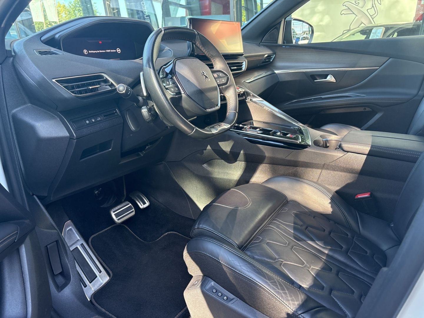 Fahrzeugabbildung Peugeot 3008 GT BlueHDi 130 EAT8 El. Panodach Navi Leder