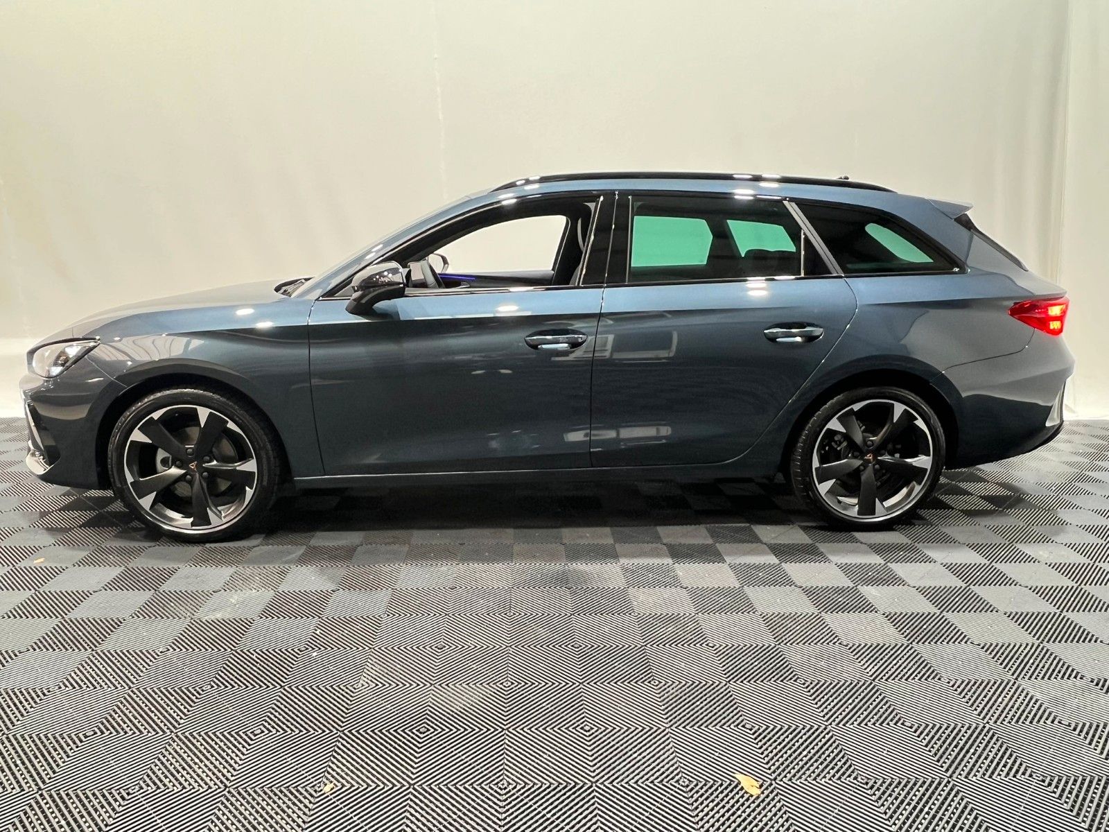 Fahrzeugabbildung CUPRA Leon Sportstourer 1.5 TSI - ACC - Keyless - AHK