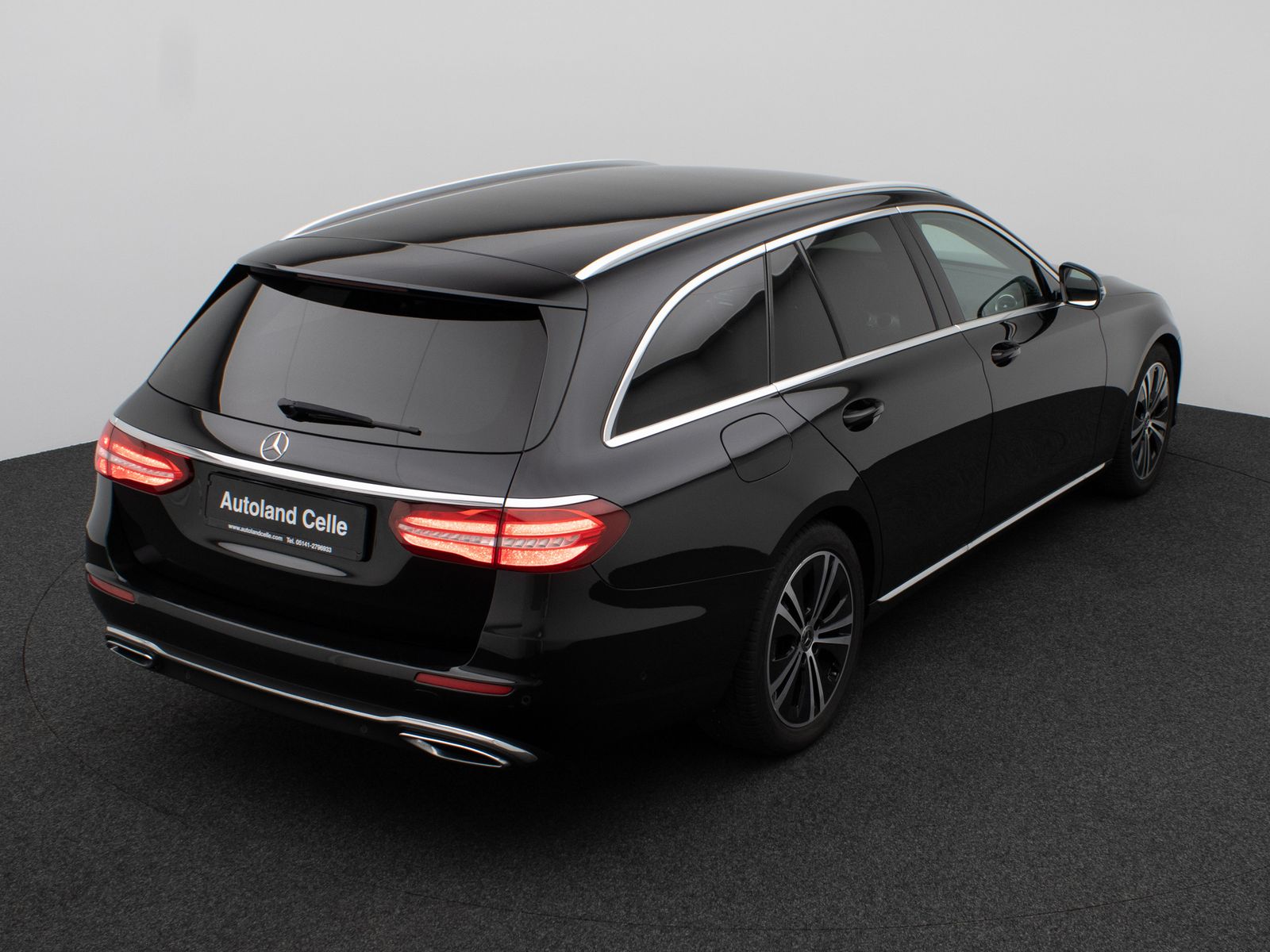 Fahrzeugabbildung Mercedes-Benz E 220d T-Modell Avantgarde Kamera AHK Tempomat