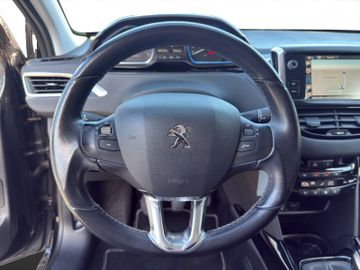 Peugeot 2008 1.2 PureTech 110 Allure Navi+SHZ+PDC