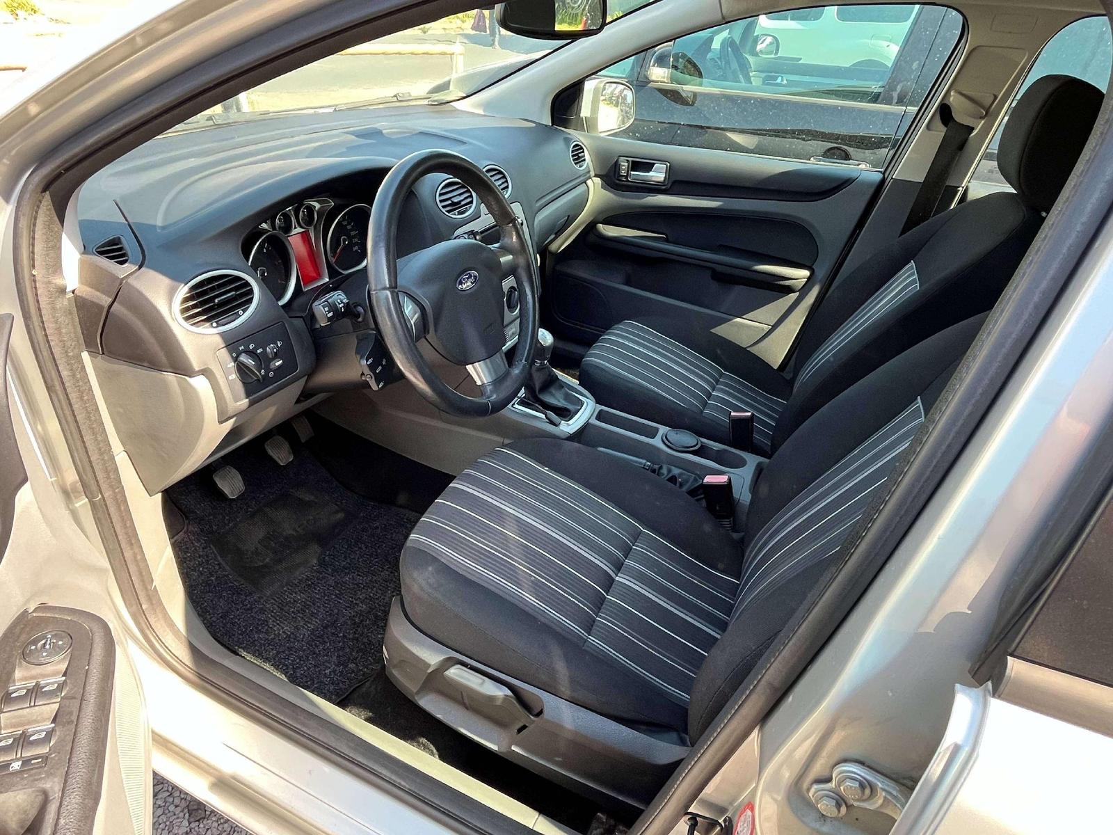 Ford Focus 2009 — photo 9