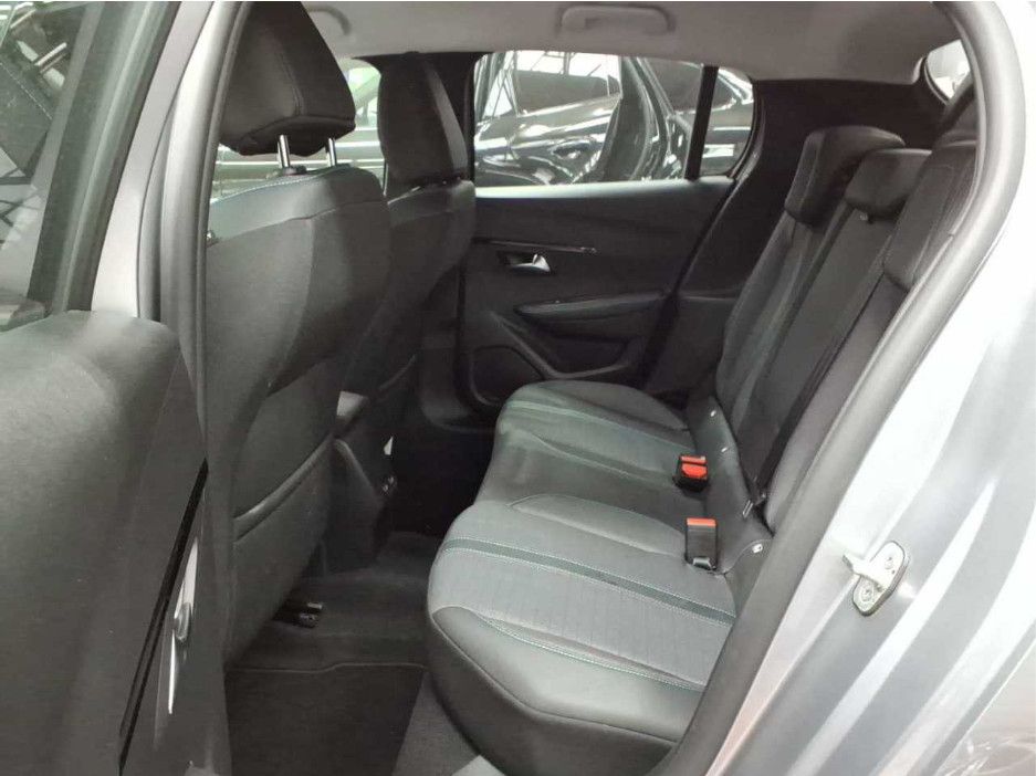 Fahrzeugabbildung Peugeot 208 1.2 Allure Pack LED/NAVI/DAB/SHZ/SPORTSITZ/8