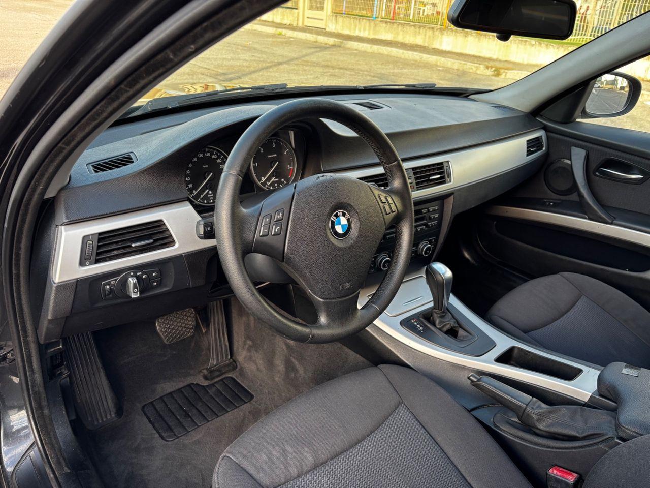 BMW 320 2009 — photo 10