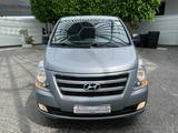 Hyundai H-1  Sarex Gray 2.5 CRDi Travel Family+ 8 Sitzer - : Sitzer 8