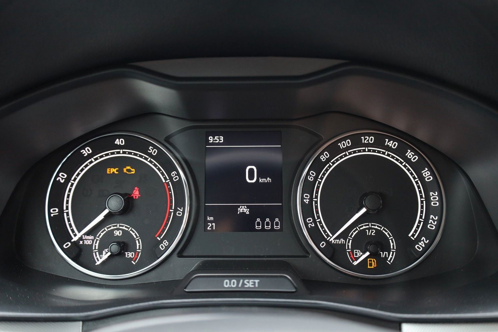 Fahrzeugabbildung SKODA Kamiq 1.0 Ambition *AHZV*5J.GAR*SHZ*Kamera