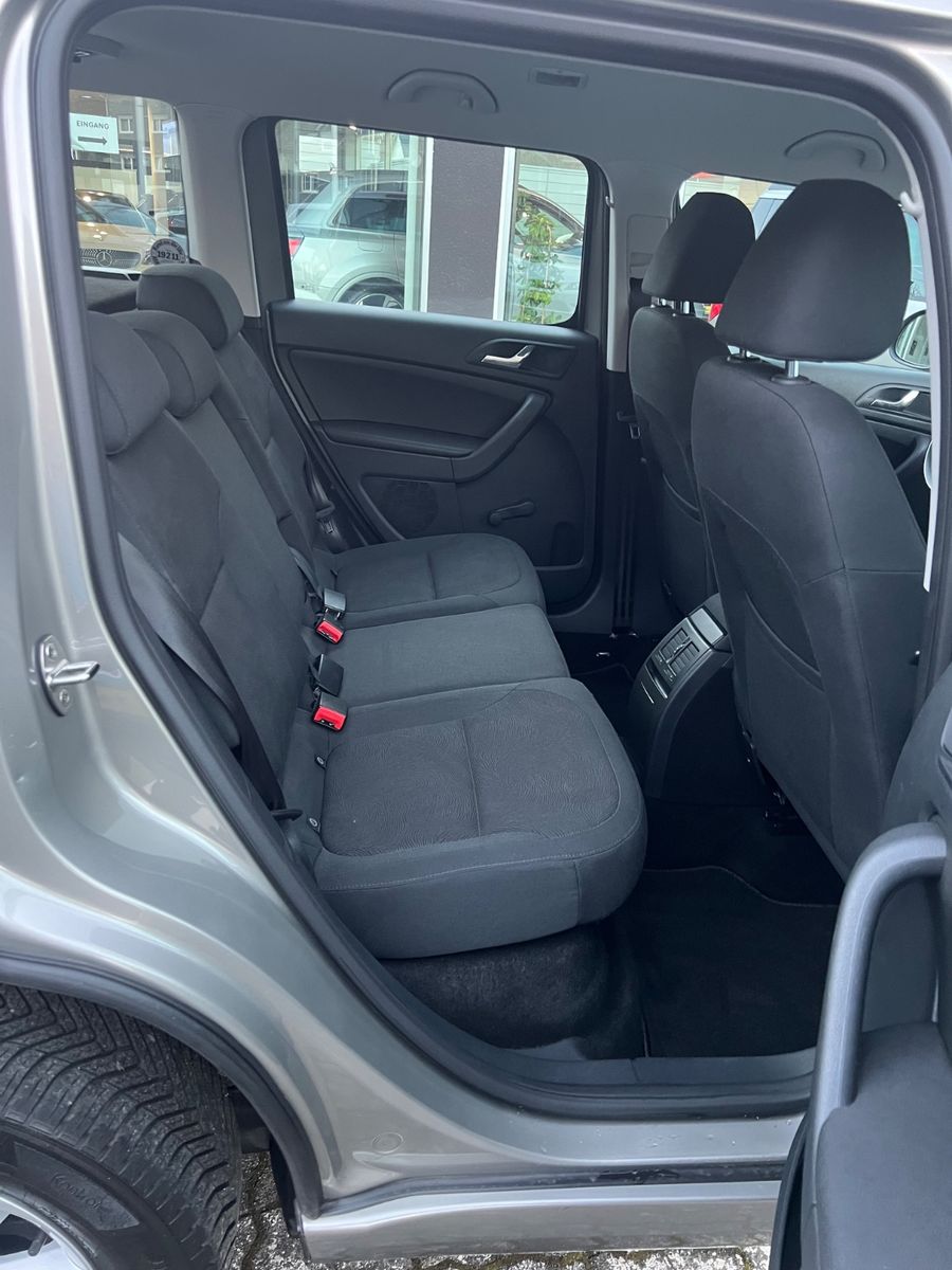 Fahrzeugabbildung SKODA Yeti 2.0 TDI Ambition * KAMERA *