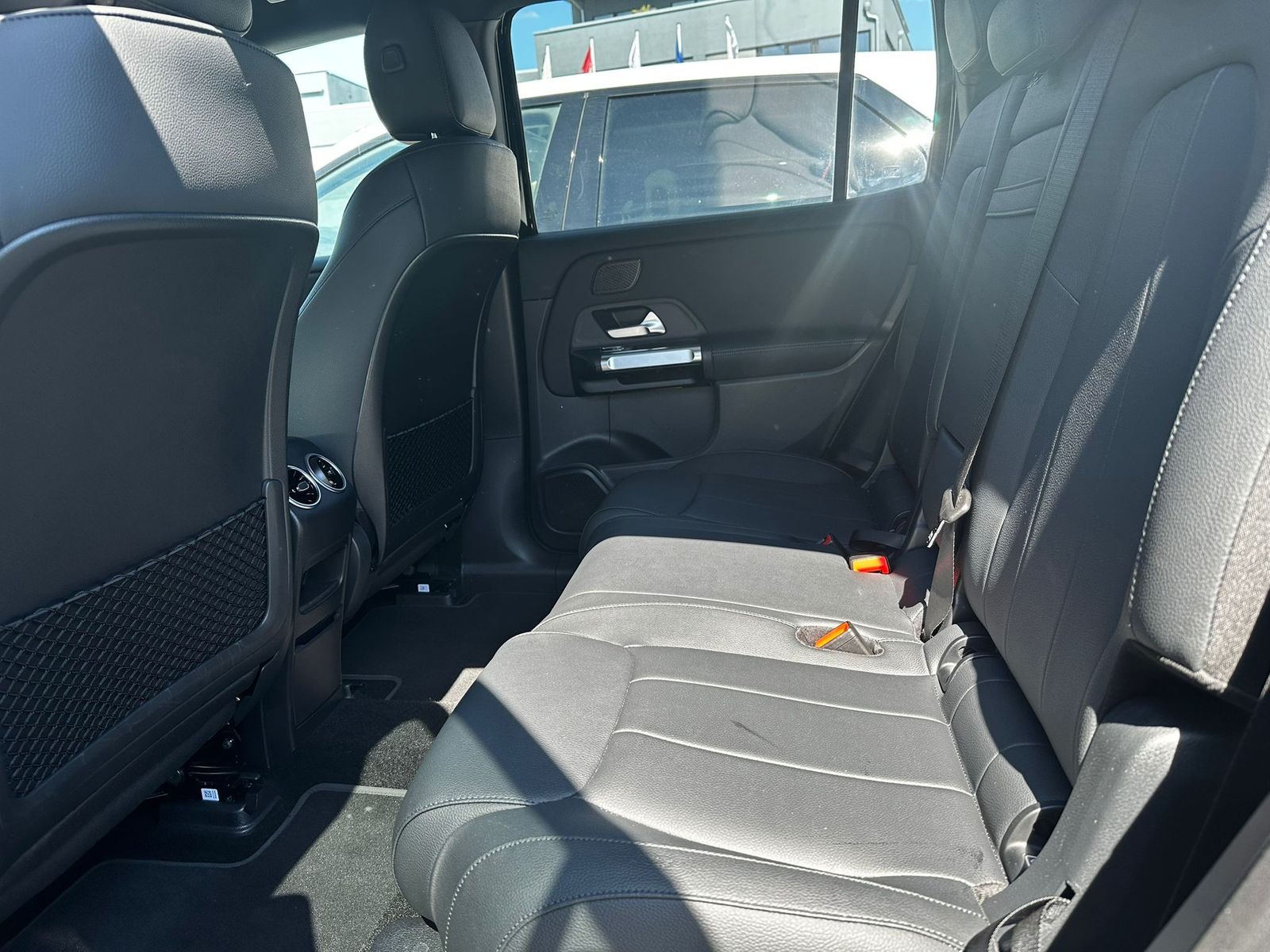 Fahrzeugabbildung Mercedes-Benz EQB 250 PROGRESS NAVI+LED+SITZHZ+KAMERA+TEMP+DAB