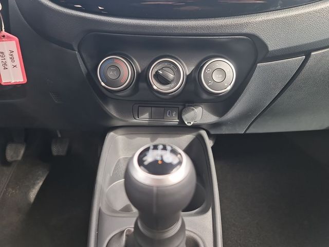 Aygo X Play