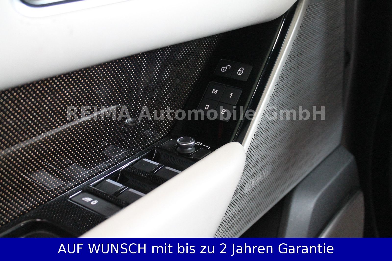 Fahrzeugabbildung Land Rover Range Rover Velar 3,0D AWD HSE R-Dynamic, ACC,