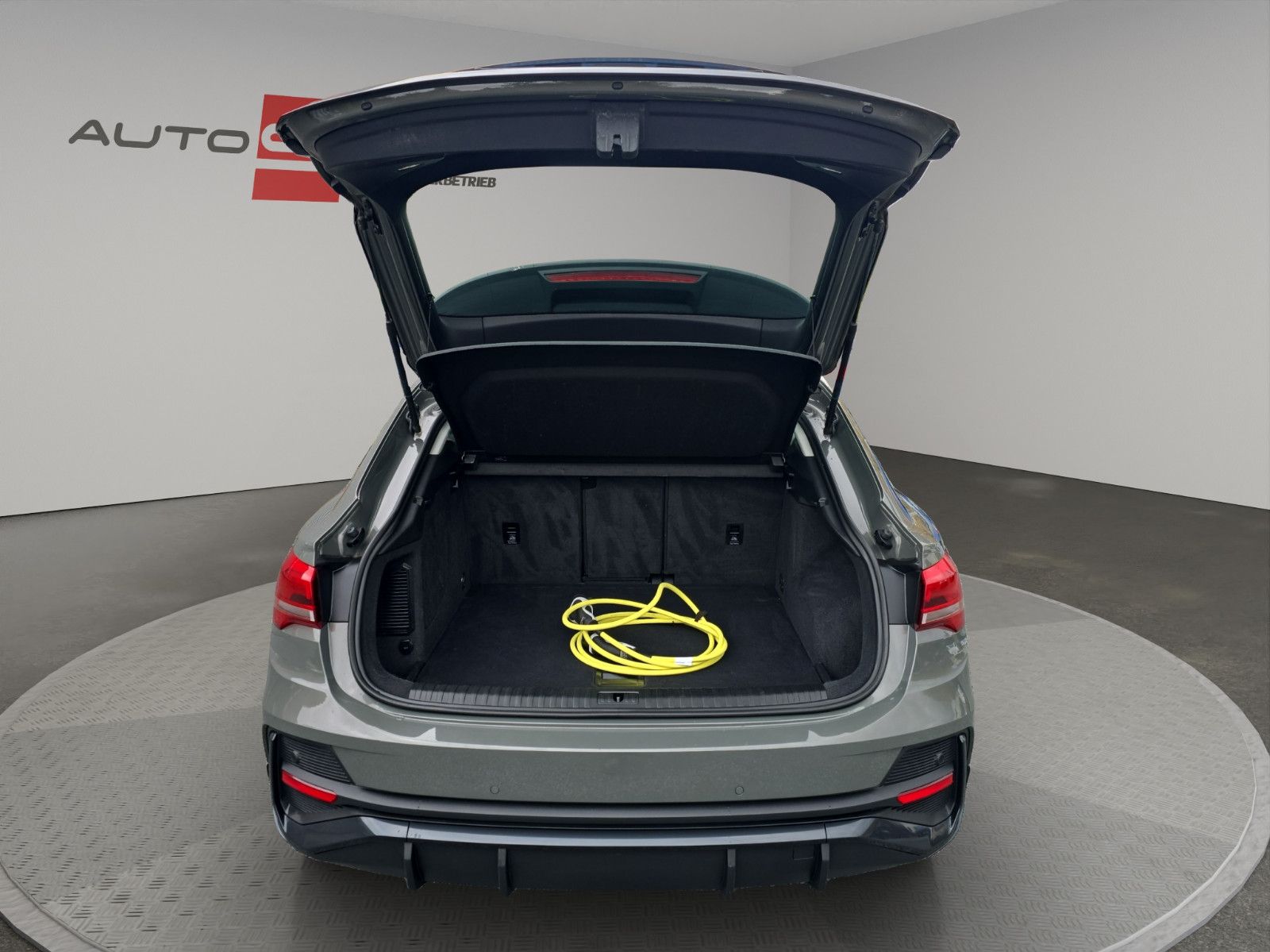 Fahrzeugabbildung Audi Q3 Sportback 45 TFSI e basis(EURO6d)