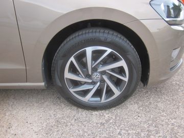 Volkswagen Golf - 10