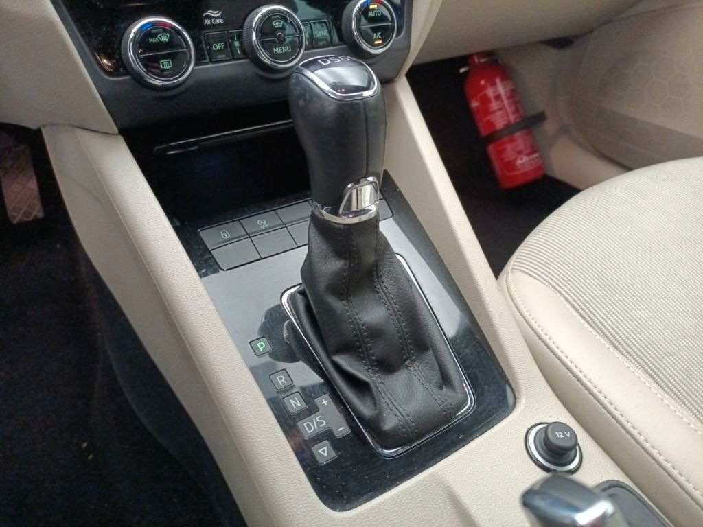 Fahrzeugabbildung SKODA Octavia Combi Style 1.5TSI LED/NAVI/SHZ/AHK