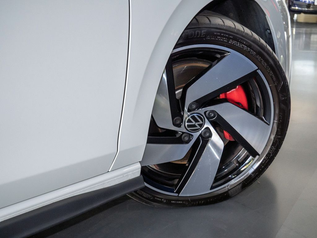 Volkswagen Golf - Bild 8