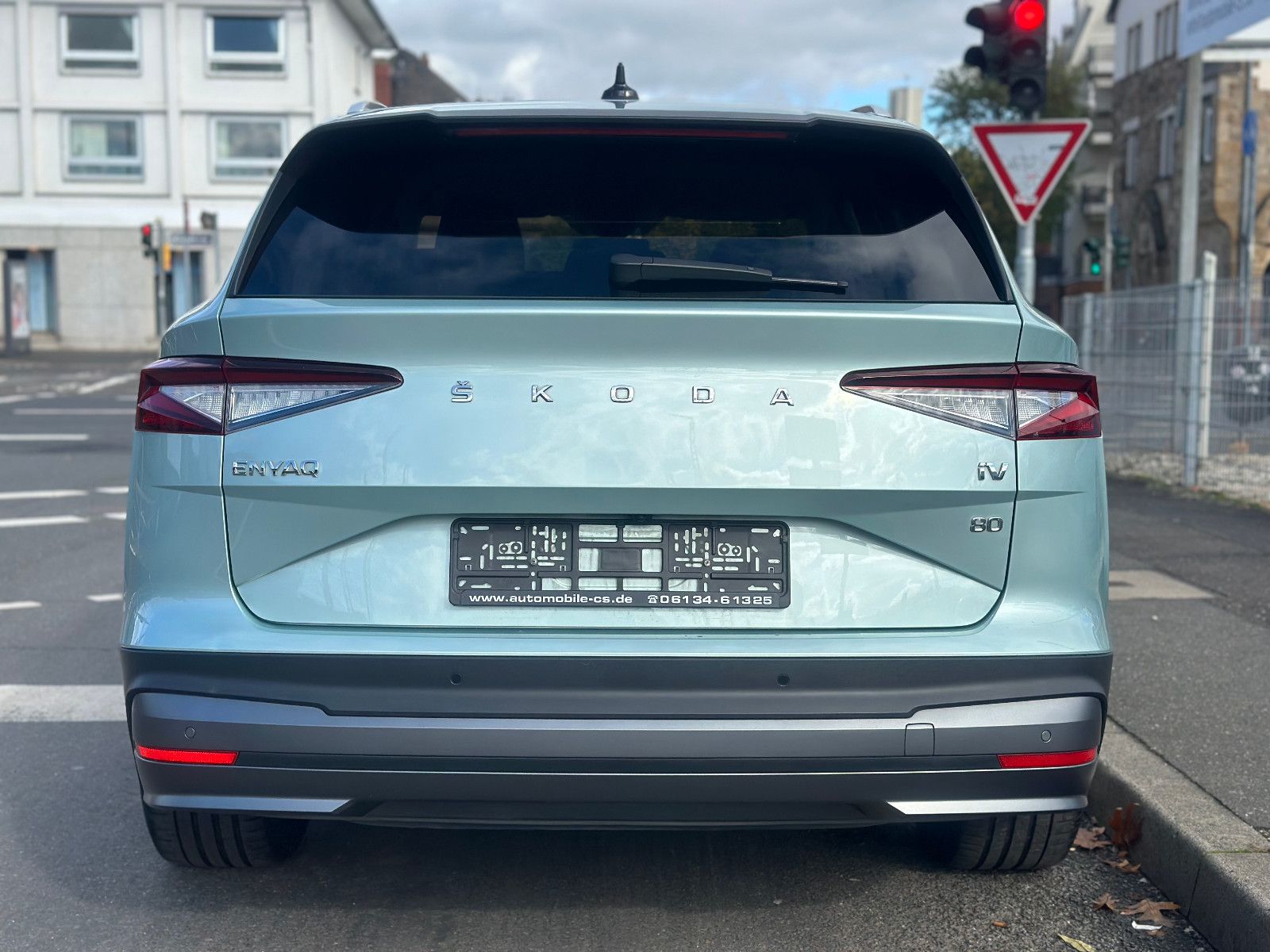 Fahrzeugabbildung SKODA ENYAQ 80 LODGE*1.HAND+AHK+204PS*