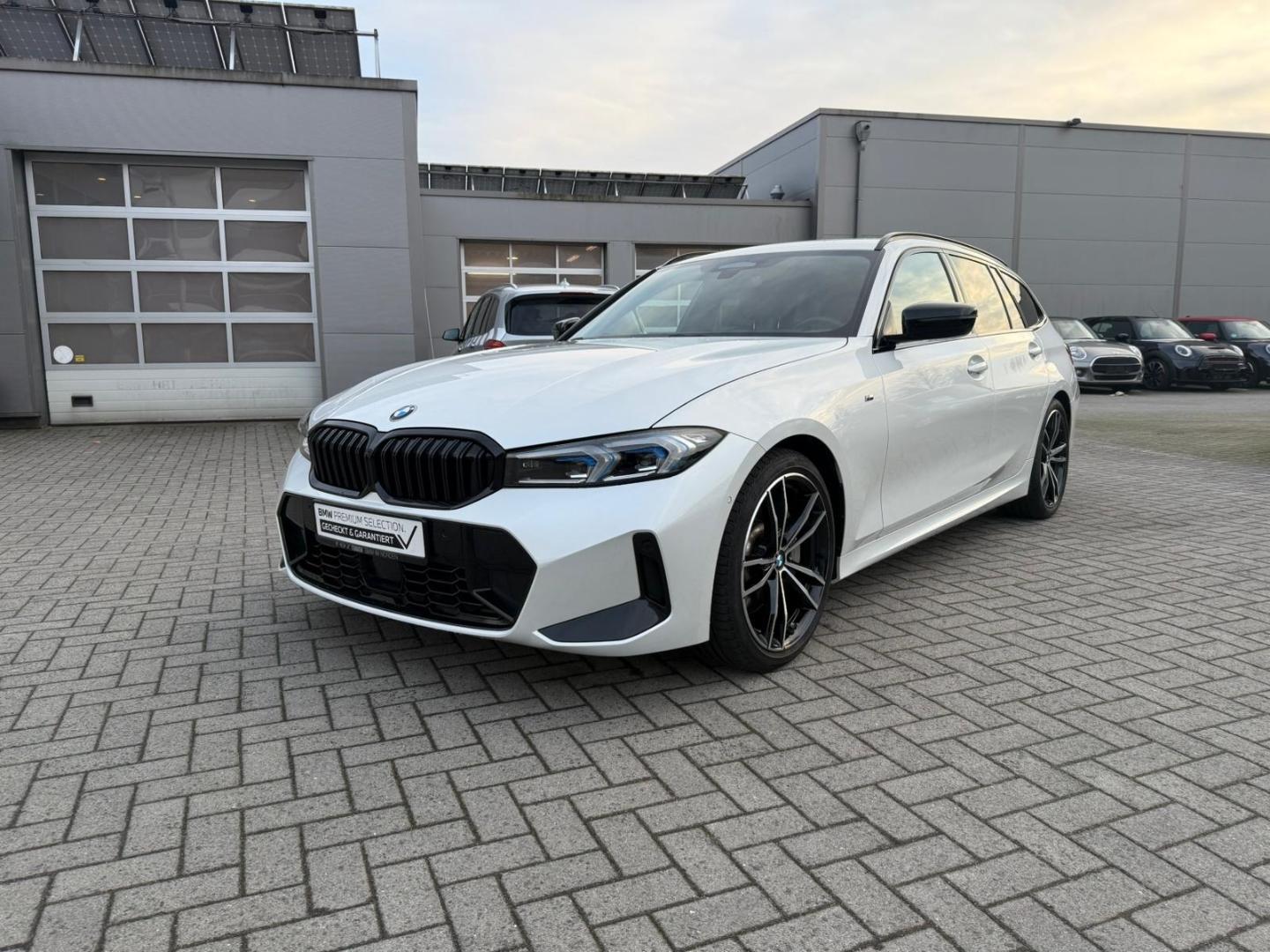 BMW 330 d M Sport Touring M  HUD AD AHK 360