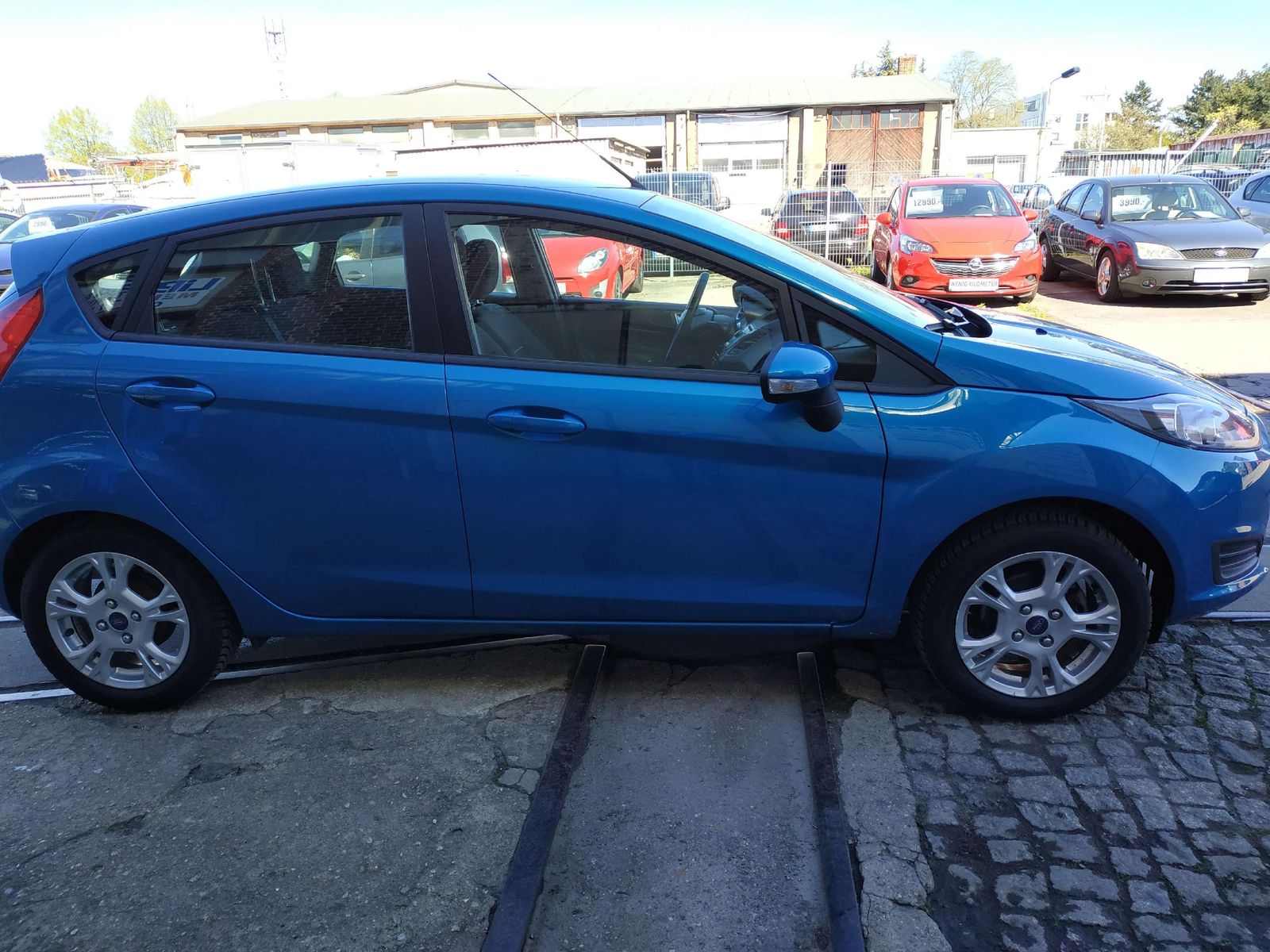 Fiesta 1.0/ TÜV NEU/ wenig KM/ Allwetter-ALU – Bild 8