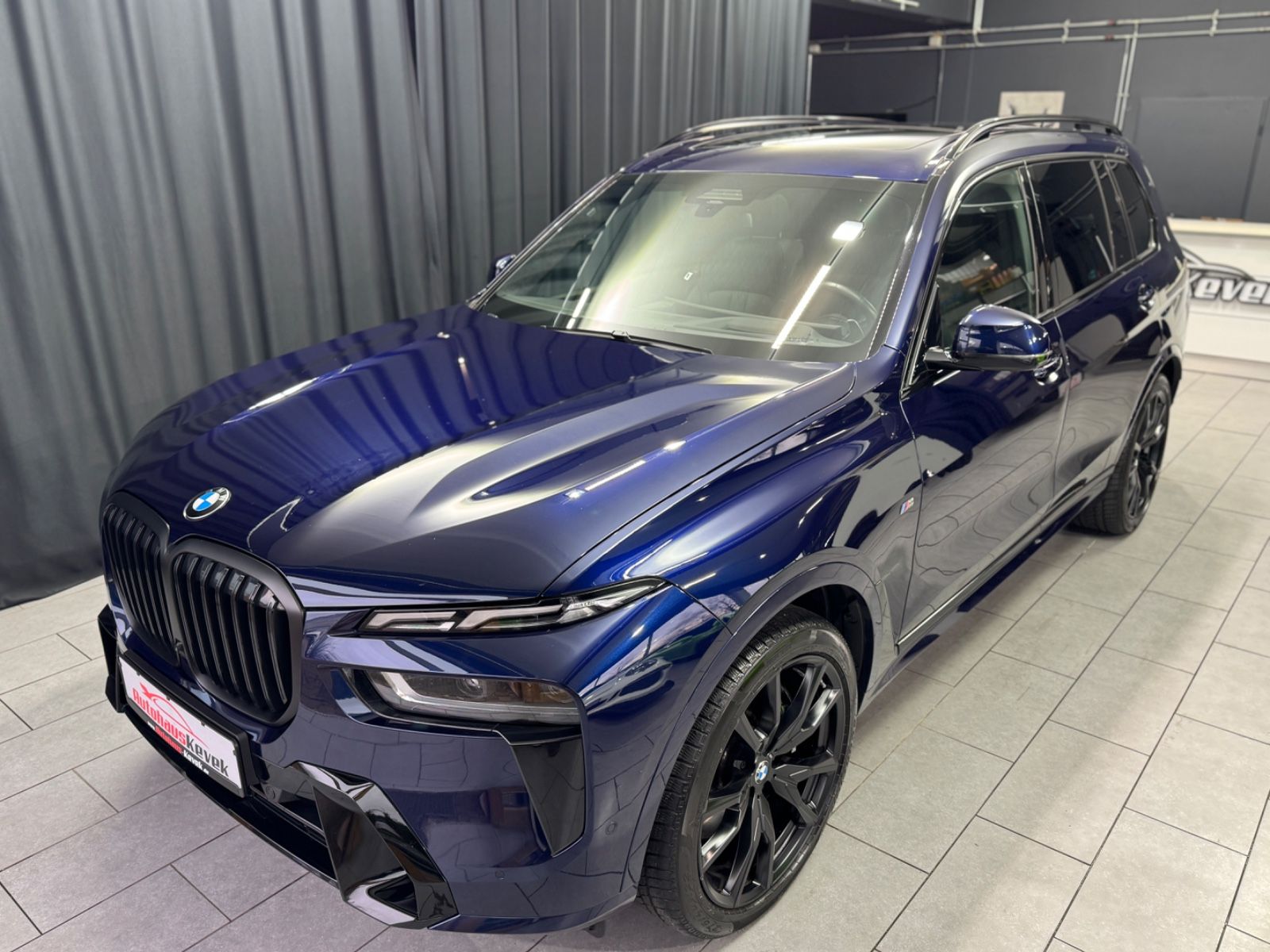 Fahrzeugabbildung BMW X7 xDrive 40 d M SPORT PRO|SKY-LOUNGE|MASSAGE|