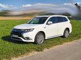 Mitsubishi Outlander 2.4 MIVEC PLUG-IN HYBRID 4WD Top Top - Mitsubishi Outlander von privat