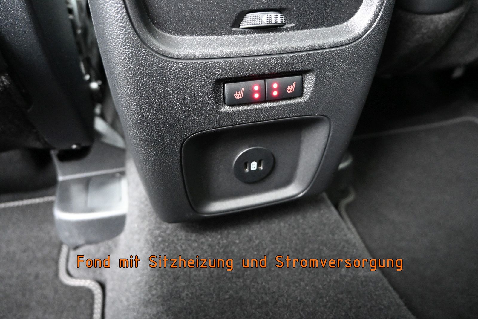 Fahrzeugabbildung Ford Kuga 2.0 D Aut. 4WD VIGNALE °ACC°HEAD-UP°STANDHZ