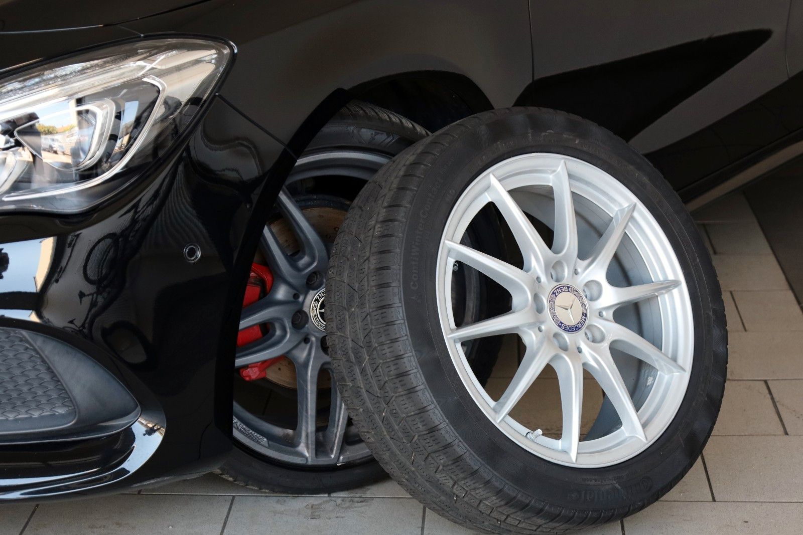 Fahrzeugabbildung Mercedes-Benz CLA 200 SB AMG Line TLeder,Navi,LED,SH,PDC,SR+WR