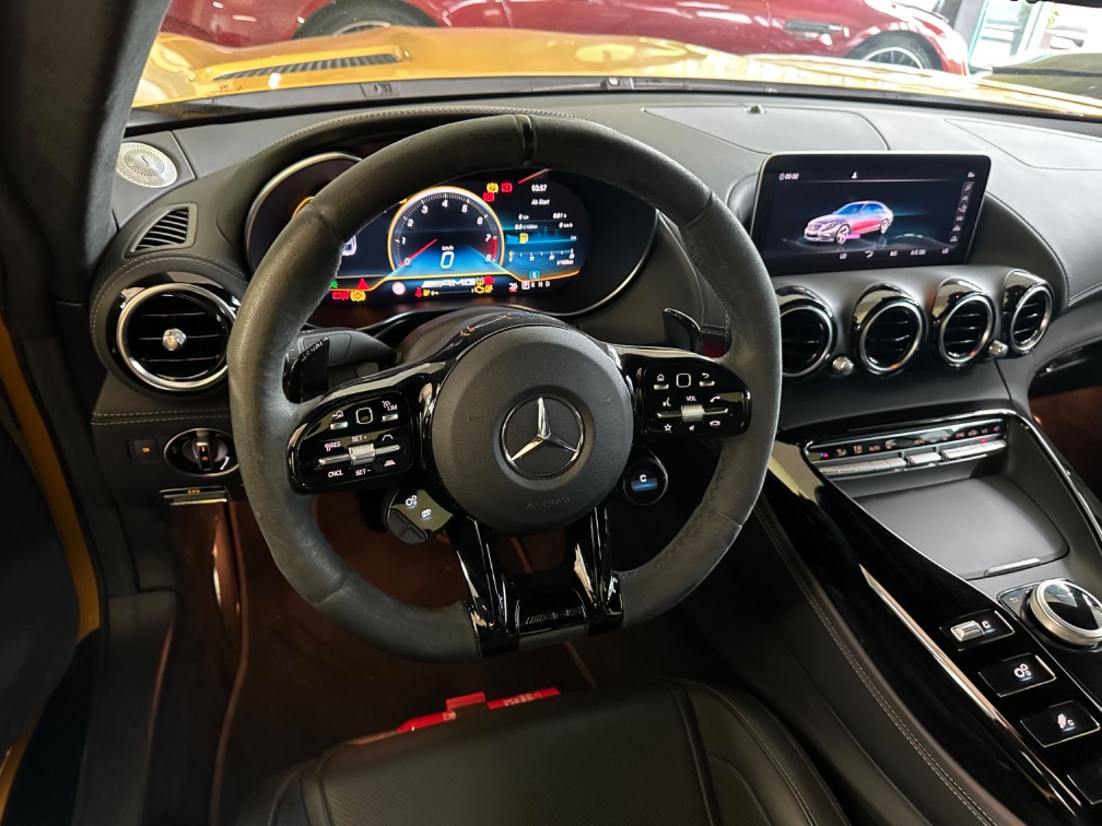 Fahrzeugabbildung Mercedes-Benz AMG GT Coupe *Carbondach*Performance Sitze*VOLL*