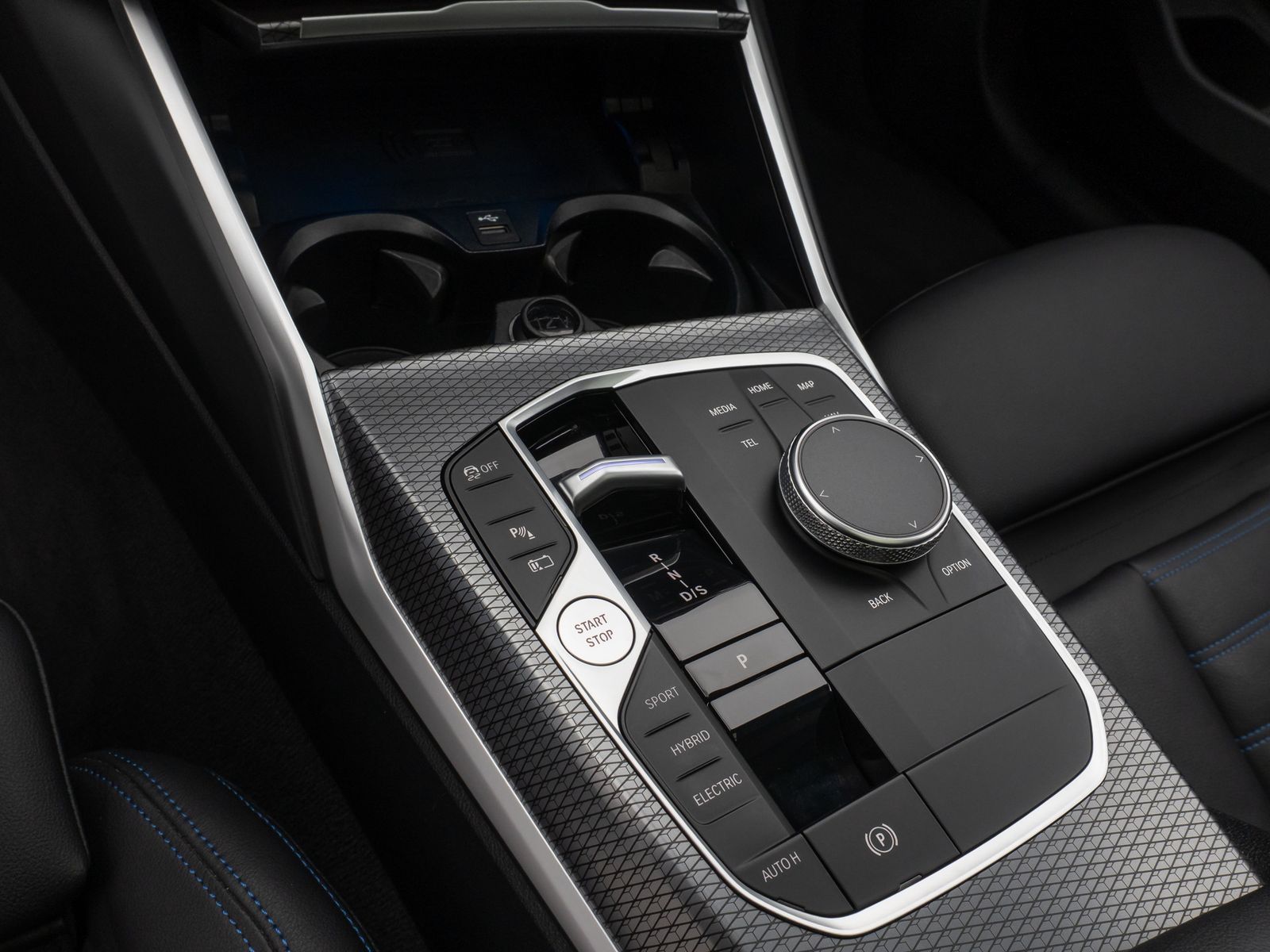 Fahrzeugabbildung BMW 330e xD M Sport Pro Panorama Kamera HUD DAB H/K