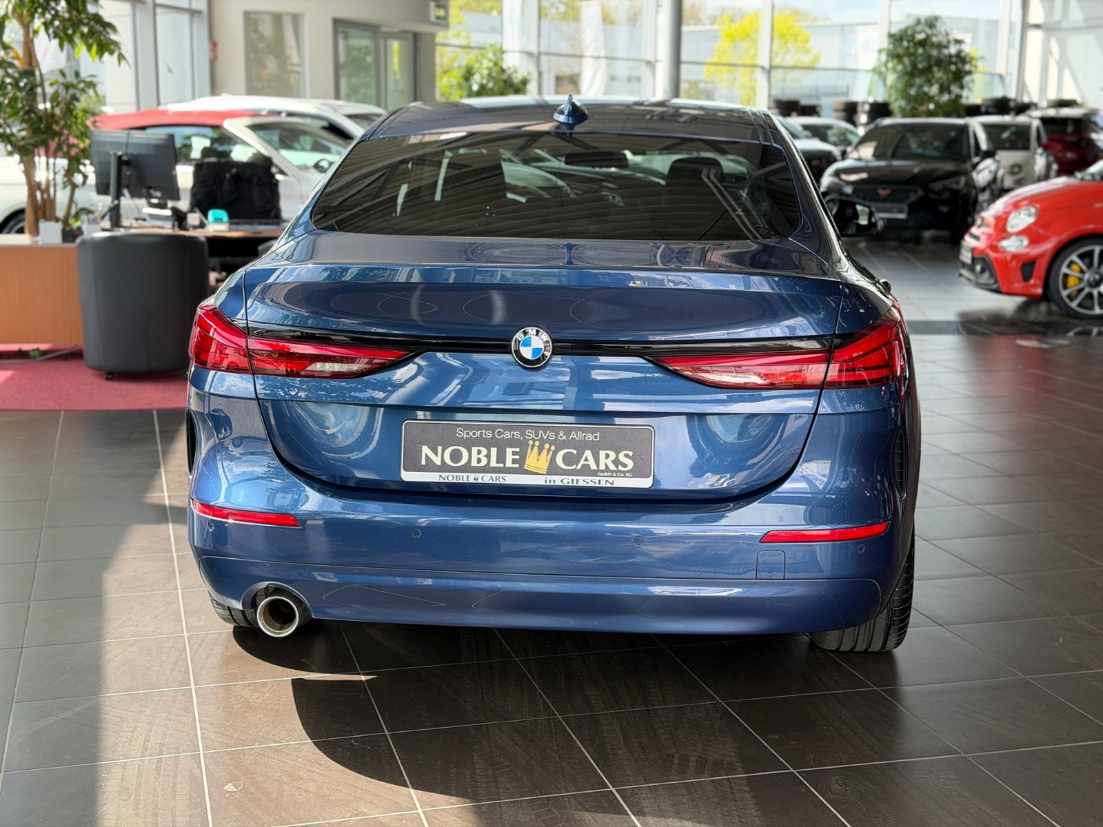 Fahrzeugabbildung BMW 218i Gran Coupe Luxury Line Shadow LED NAV SHZ