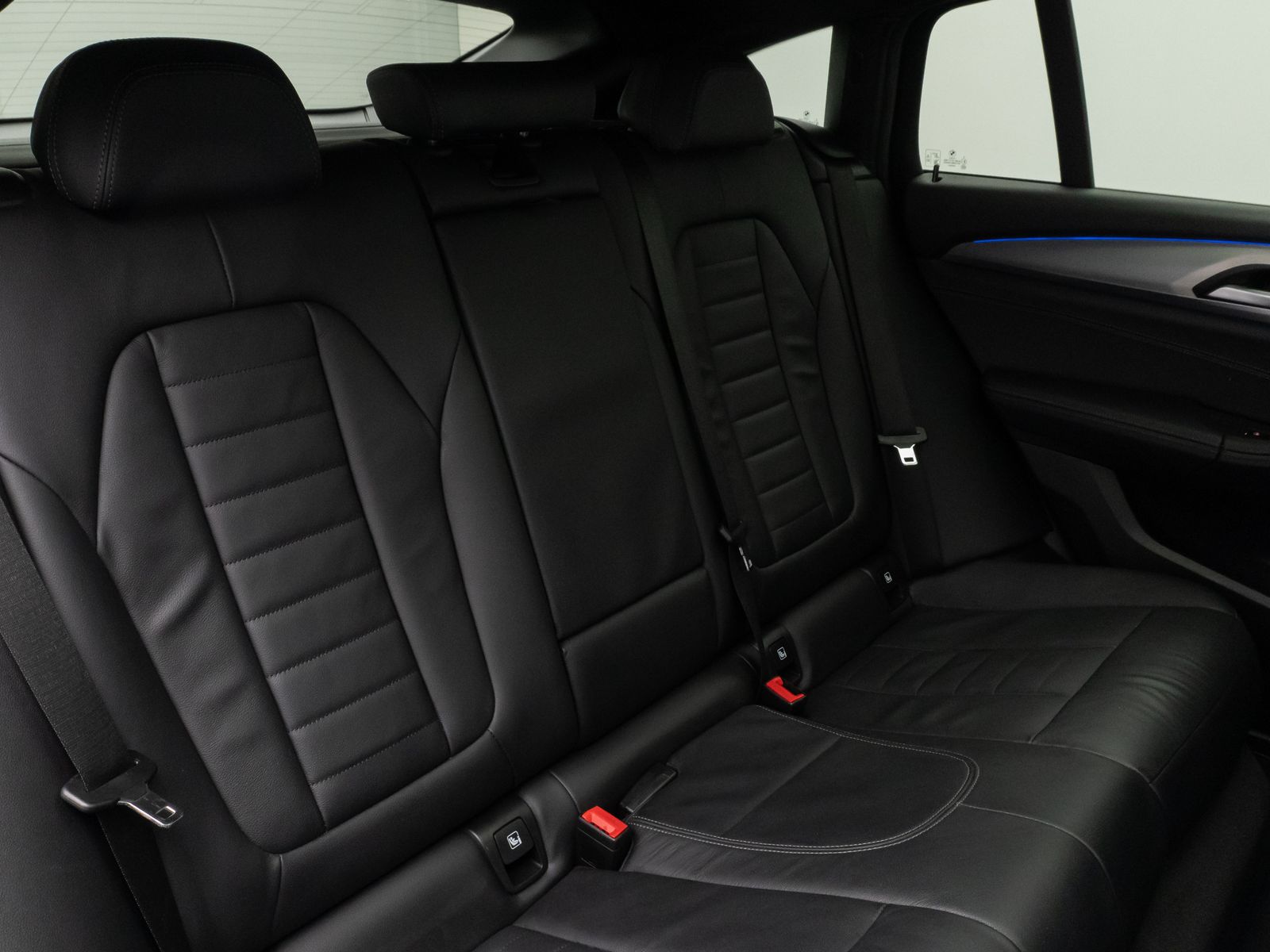 Fahrzeugabbildung BMW X4 xD30d M Sport Panorama Laser Kamera HUD HiFi