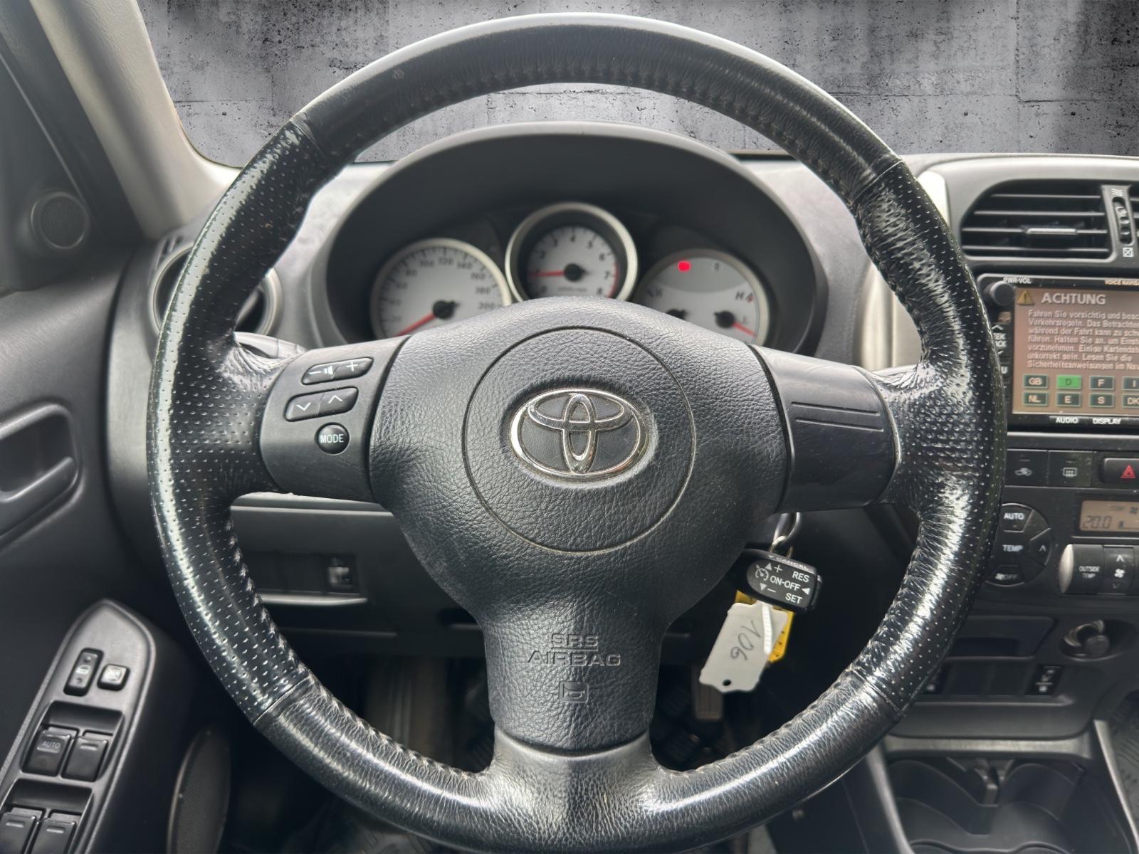 Toyota RAV4 2.0 VVT-i 150 ch 4x4 Executive • Cuir • Toit ouvrant • GPS • Clim auto • Sièges chauffants