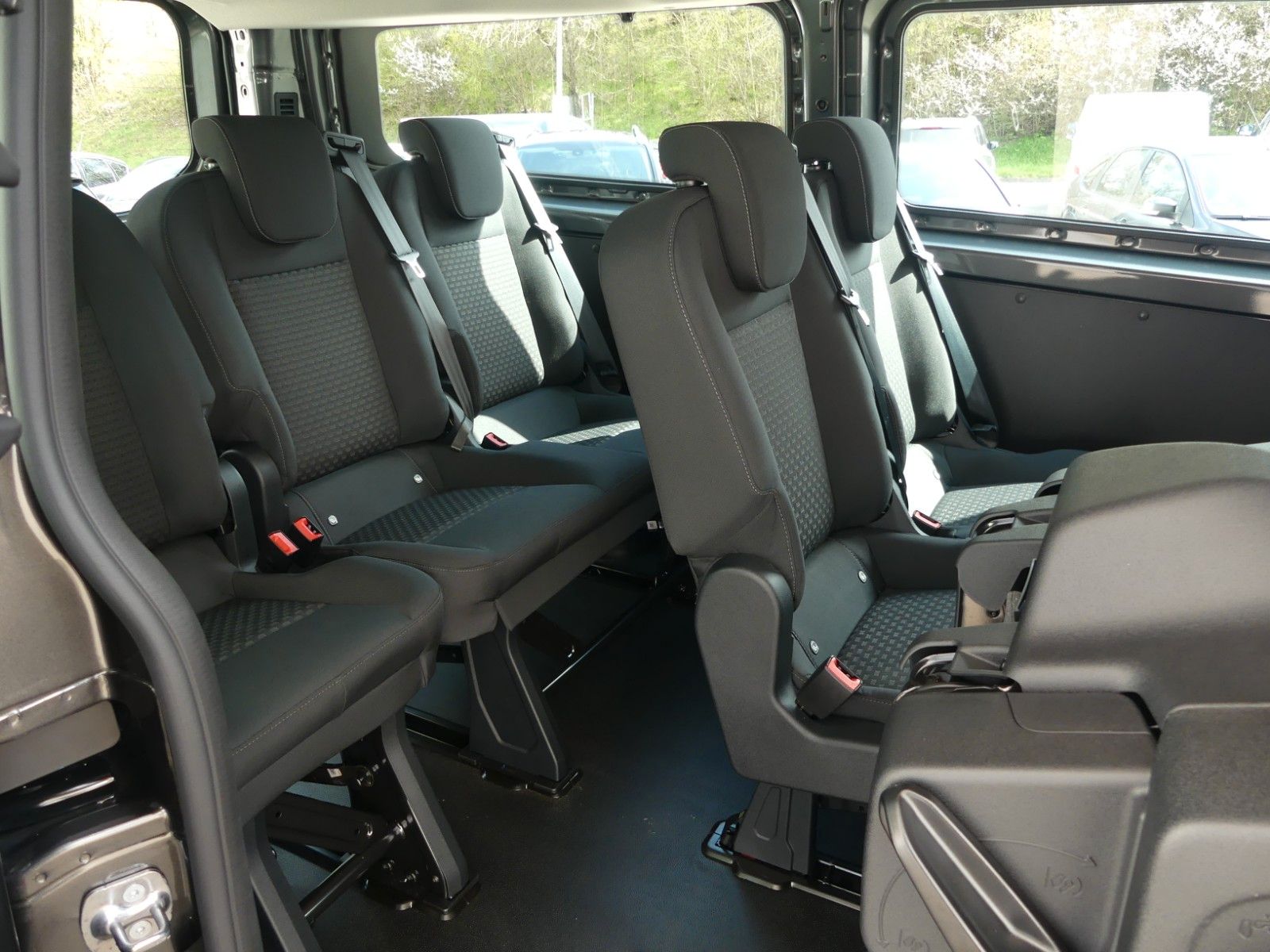 Fahrzeugabbildung Ford Transit Custom Kombi 320 L2 Trend