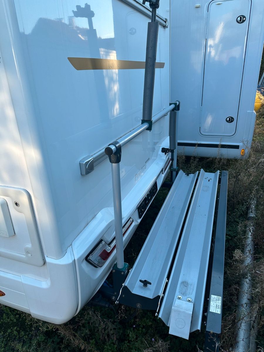 Fahrzeugabbildung Eura Mobil Profila T 675 SB *rollerbühne*