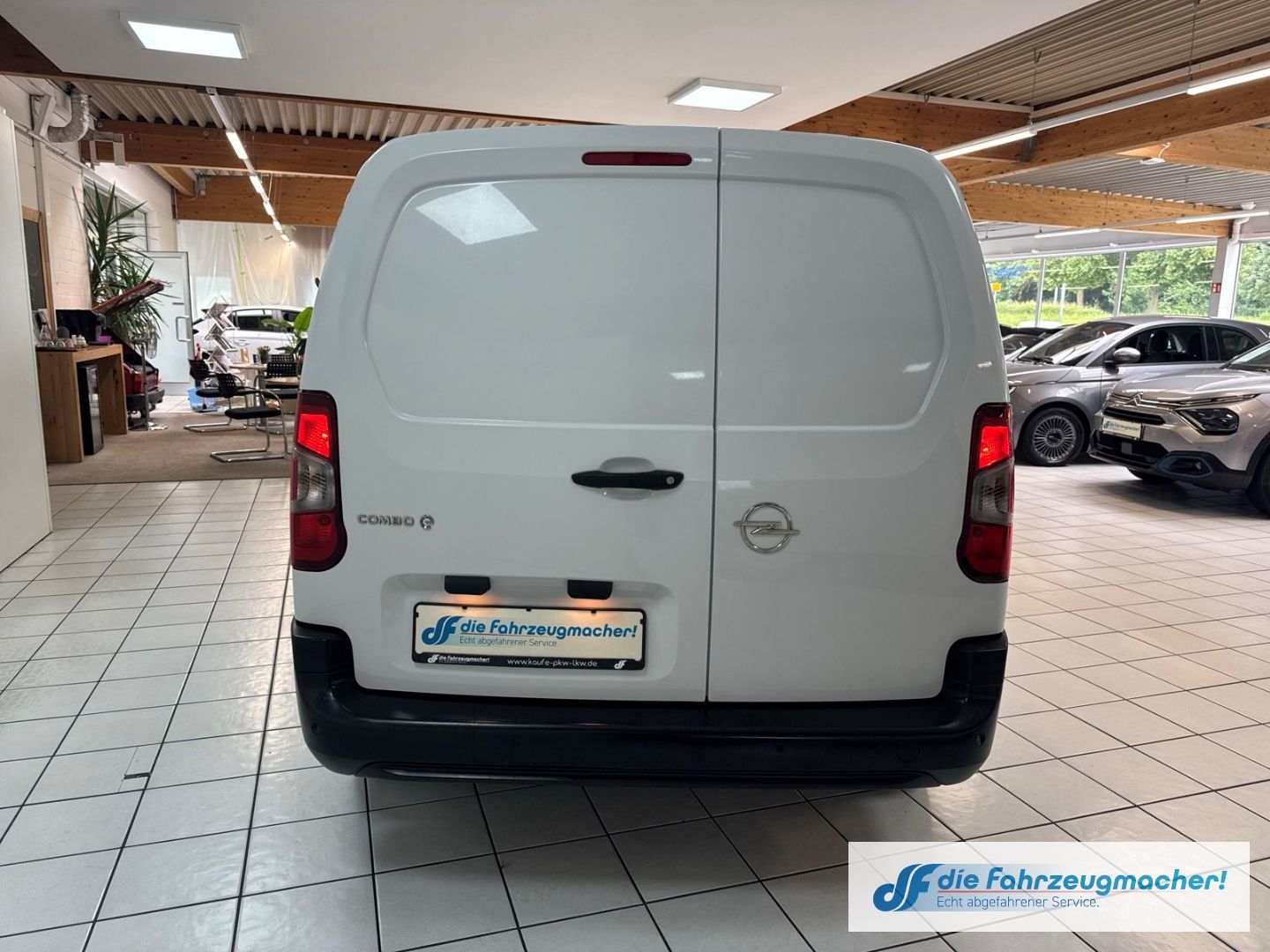 Fahrzeugabbildung Opel Combo E Cargo - e Edition XL LED Apple CarPlay A
