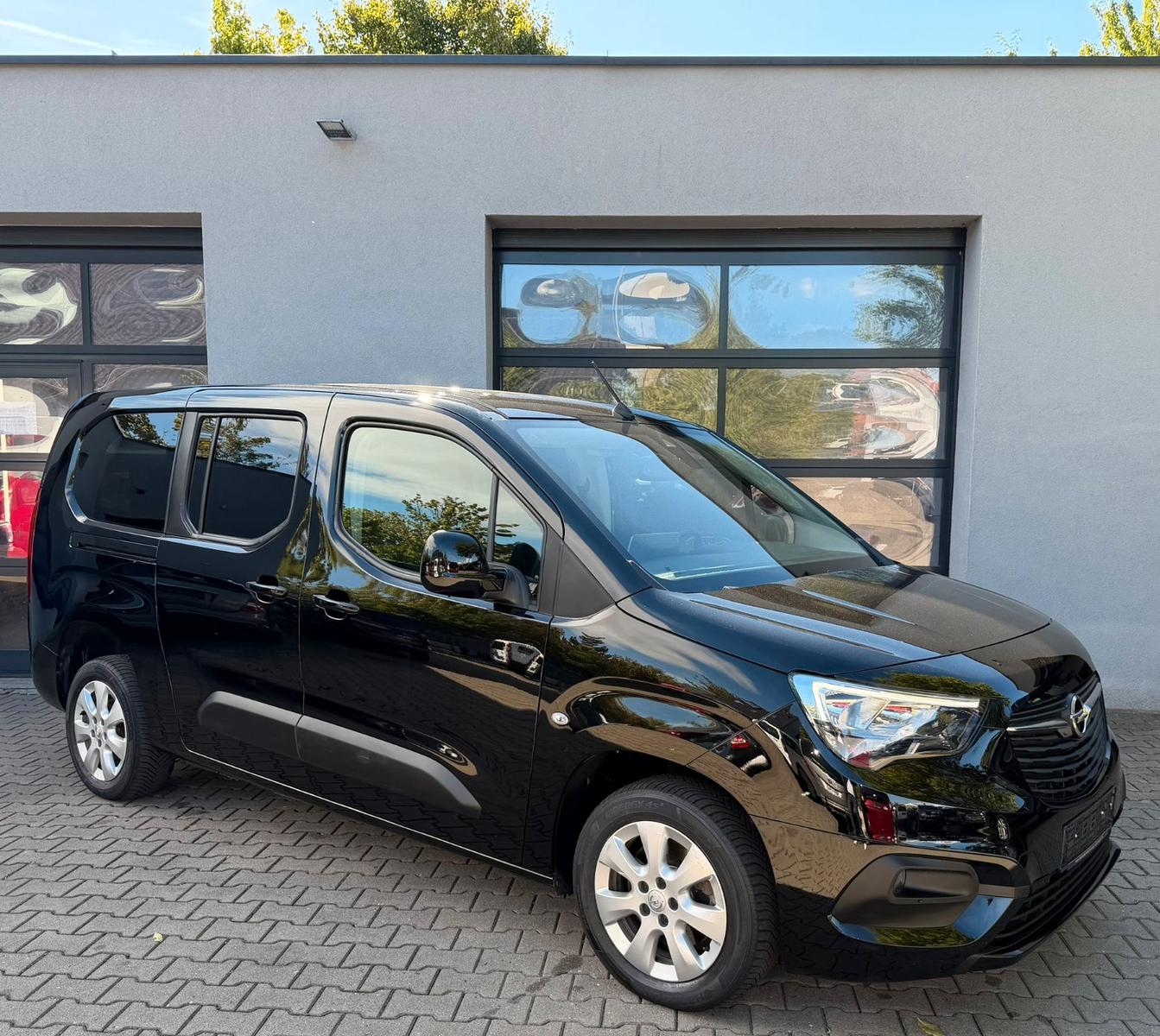 Opel Combo Elektro Behindertengerecht Rollstuhlrampe
