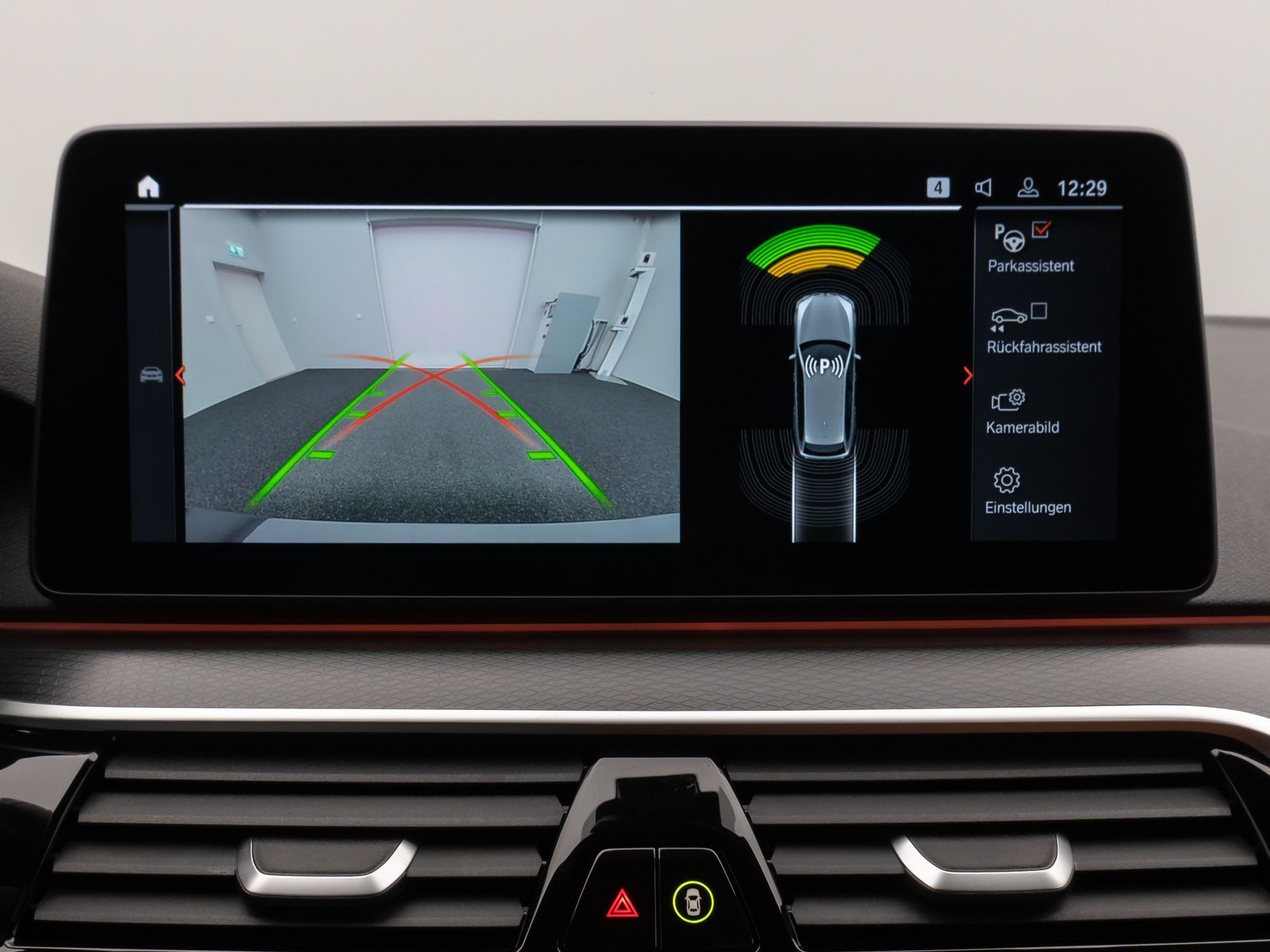 Fahrzeugabbildung BMW 520d xD M Sport Kamera HUD DAB Stop&Go Alarm AHK