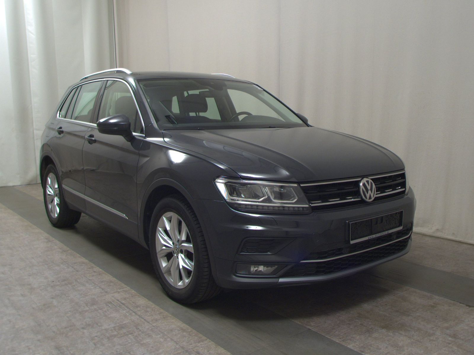 Volkswagen Tiguan 2.0 TDI Highline NAVI LED AID SHZ PDC AHK imagem 3