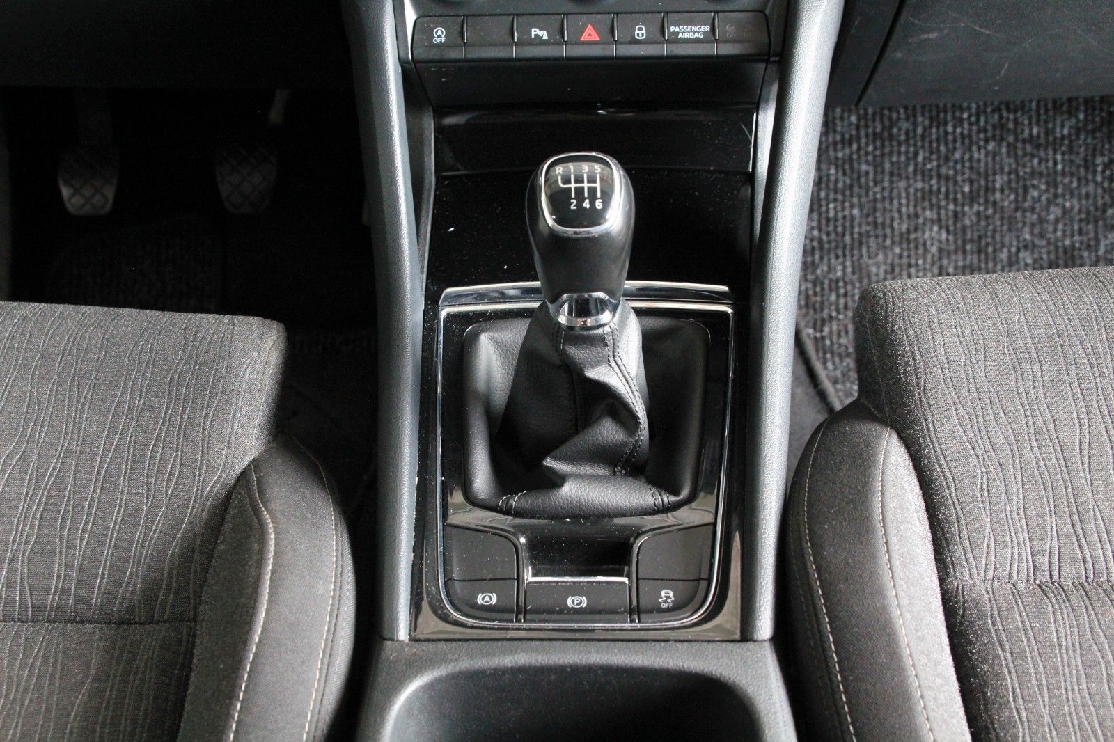 Fahrzeugabbildung SKODA Karoq Style