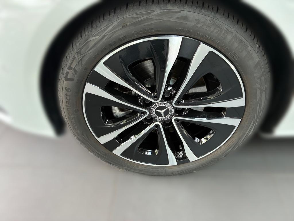 Mercedes-Benz CLA 180 SB PROGESS+PANO+NIGHT+AHK+DISTRONIC+360