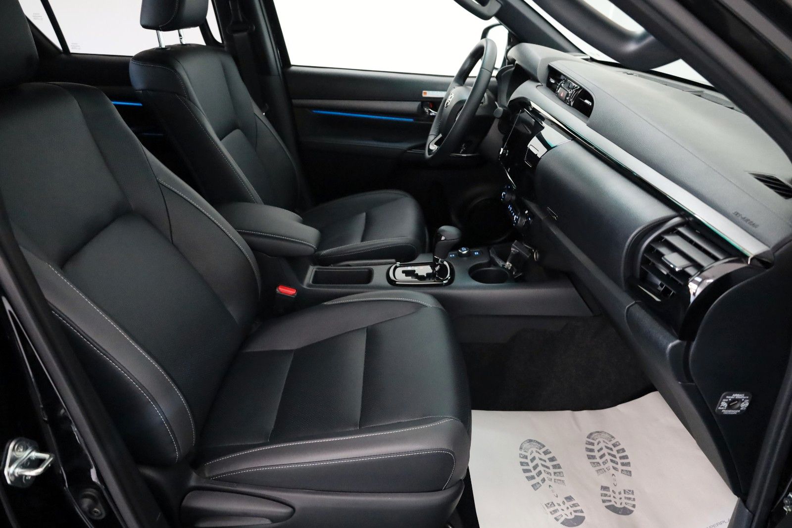 Fahrzeugabbildung Toyota Hilux Double Cab Invincible 4x4,Navi,Kamera,AHK