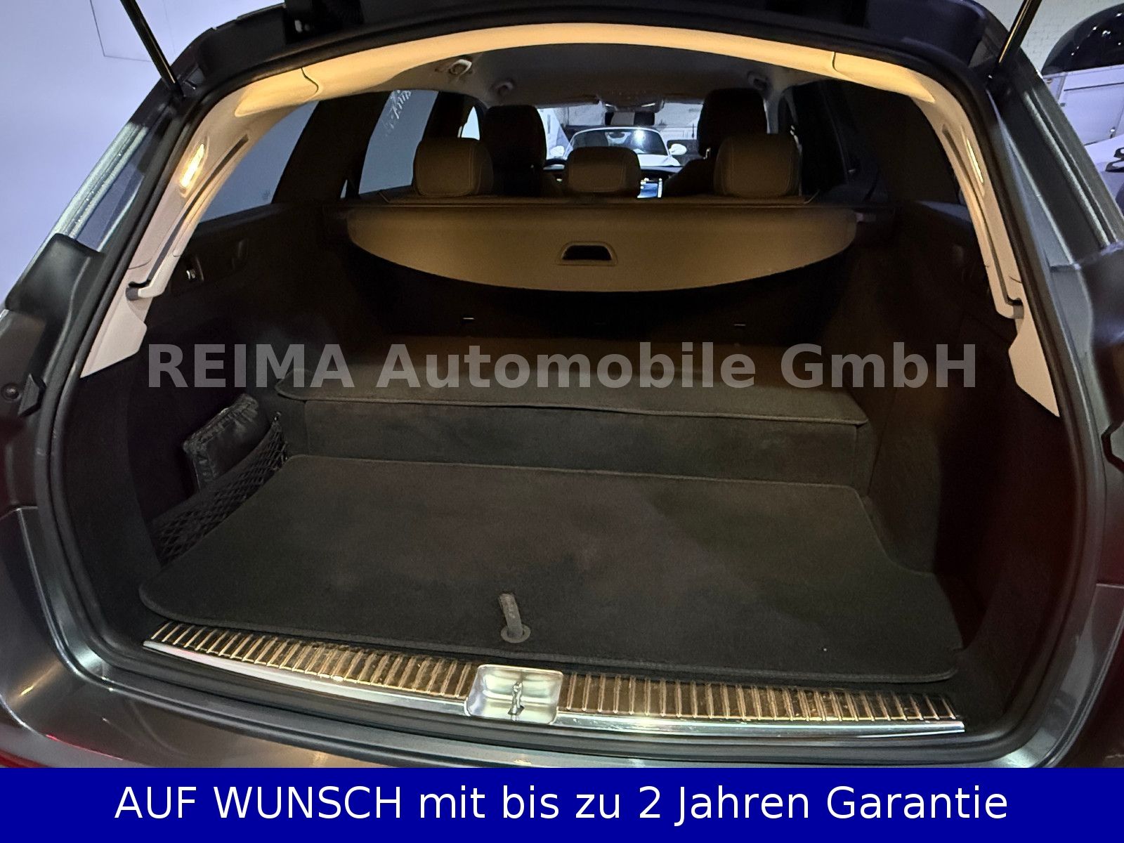 Fahrzeugabbildung Mercedes-Benz E 300 de Kombi Hybrid, 360°, LED, ACC