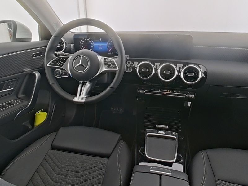 Fahrzeugabbildung Mercedes-Benz A 200 Progressive*LED*Kamera*Spurhalte*SHZ*Wide*