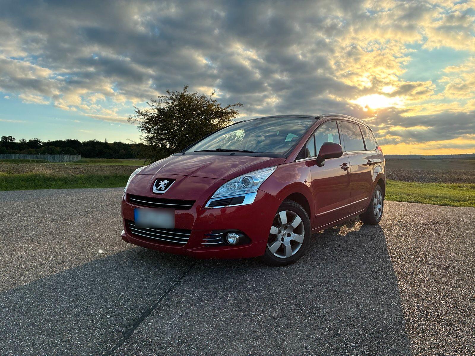 Peugeot e-5008