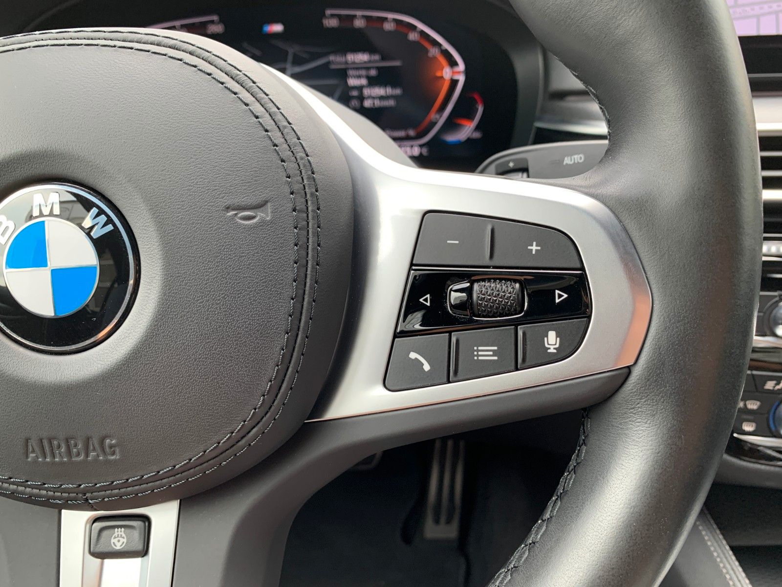 BMW 520i M-Sport Limousine LED+HiFi+DrivAssist+LEDER foto 18