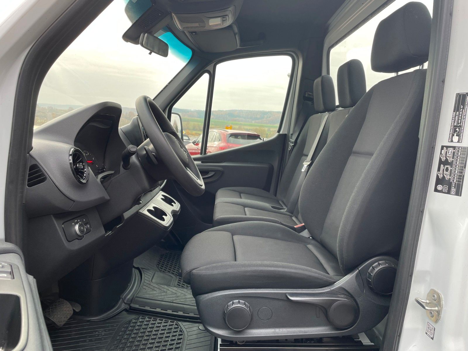Fahrzeugabbildung Mercedes-Benz Sprinter 317 CDI 9G 3665 Klima