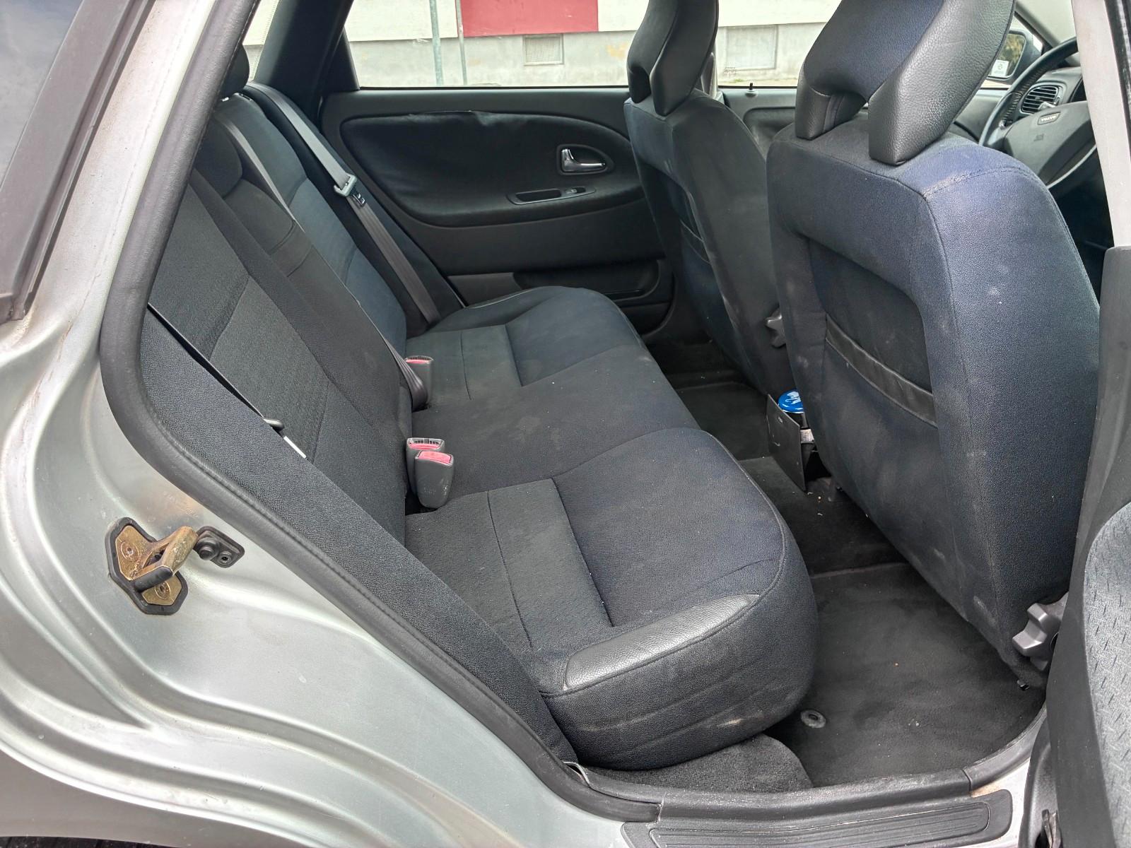 Volvo V40 2004 — photo 10