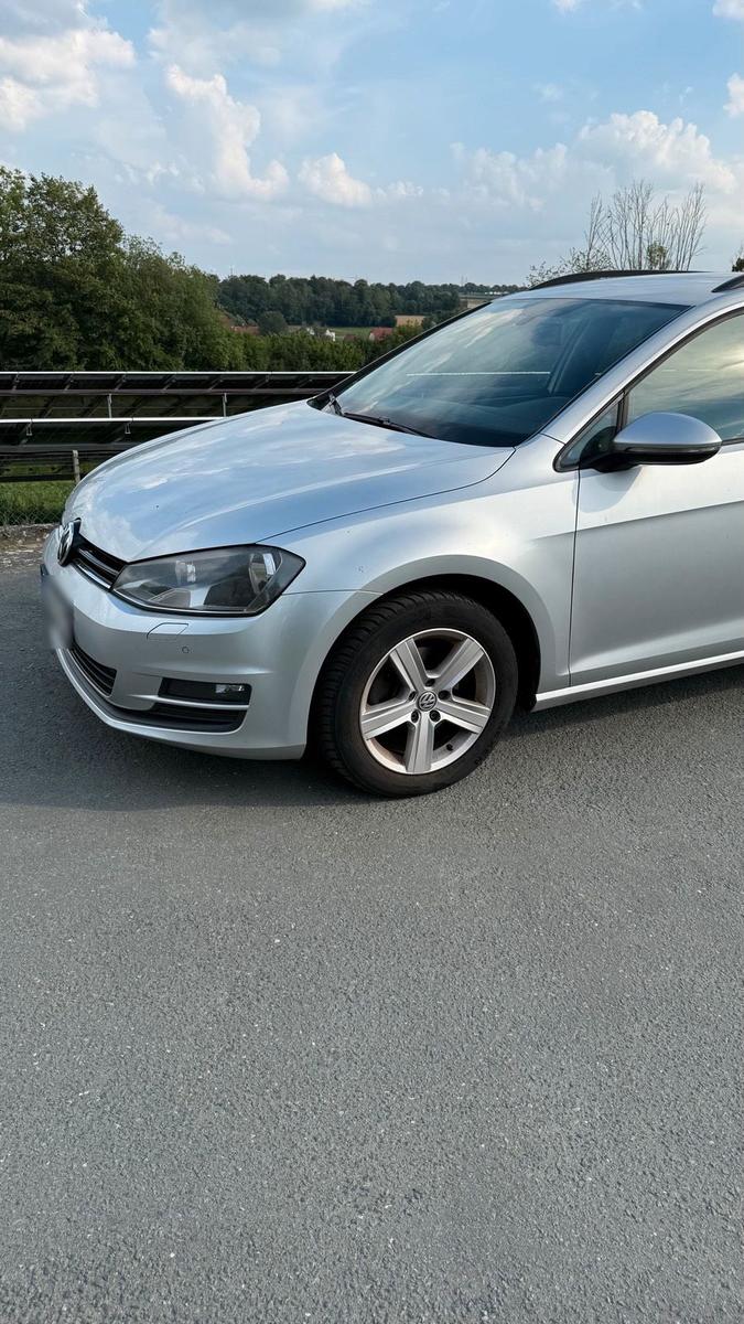 Volkswagen Golf 2014 — rear view